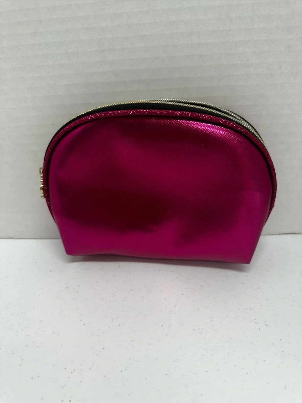 Juicy Couture Metallic Hot Pink Cosmetic Makeup Bag Travel Pouch Zip Case